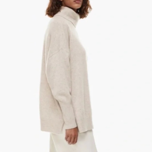 Aritzia/ The Group Babaton Cashmere Caravan Turtleneck.NWOT. - Picture 4 of 5